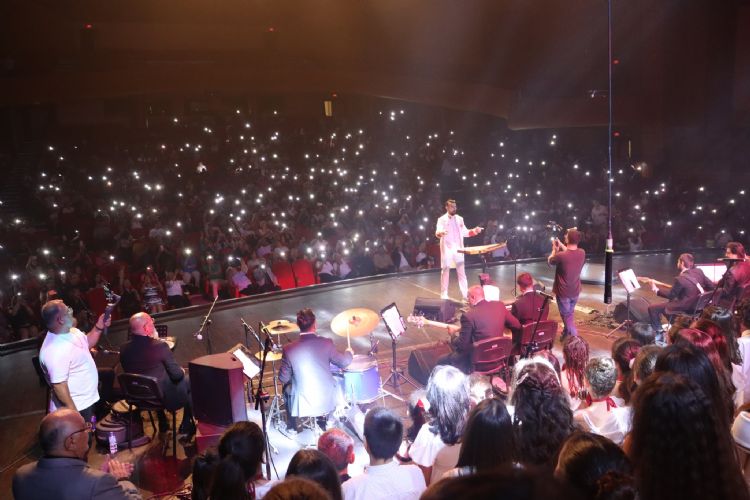 Cumhuriyetin ocuklar konser verdi