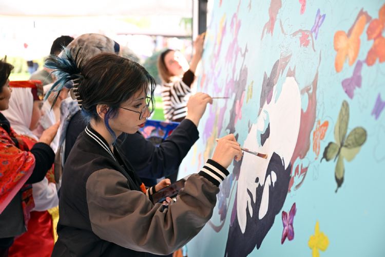 Sanat, �retim ve fark�ndal�k bir arada