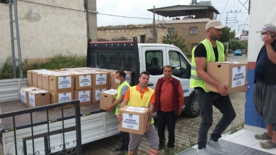 Akdeniz’de 30 bin adet Ramazan kolisinin dağıtımına başlandı