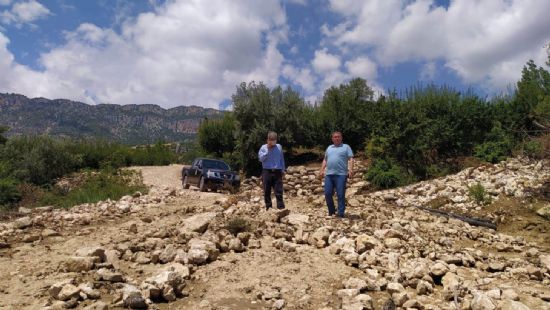 Bakan nvar, yatan zarar gren blgeleri inceledi