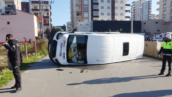 Mersin’de renci servisi kaza yapt: 11 yaral