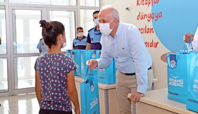 Akdeniz Belediyesi, 4 bin 500 renciye LGS Hazrlk Devam Seti datt