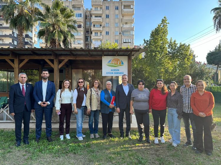 Engelli politikalar� yaz�l� dosyalarla sunuldu