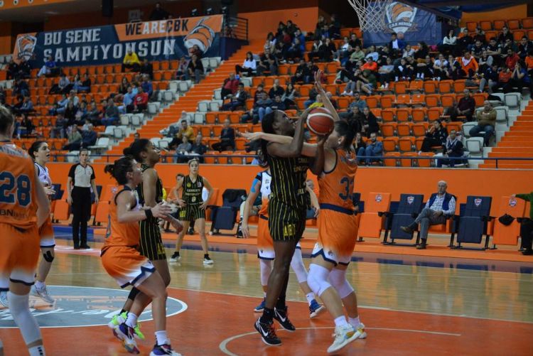 BK zor kazand: 77-75