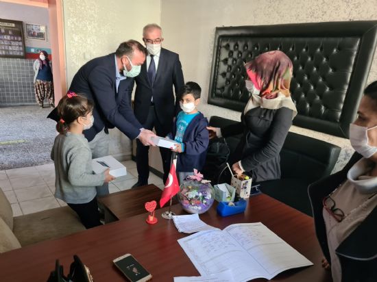 Cehaletin elinden bir kz ocuunu daha ekip alsak dedi, kitabyla kampanya balatt