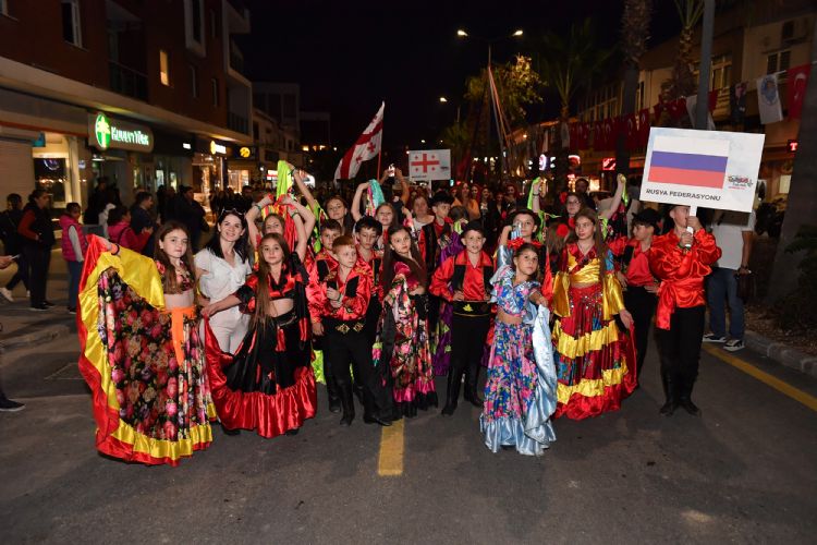 Mersin ocuk Festivali balyor