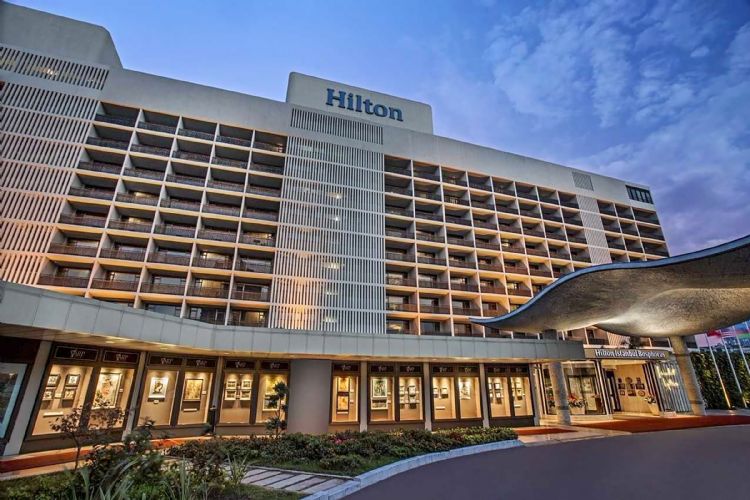 Hilton, Tarsusta otel aacak