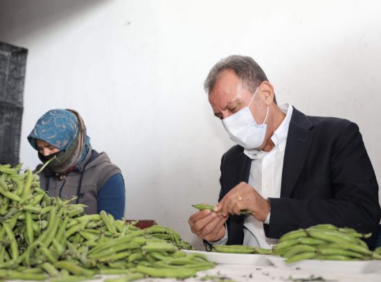Bakan Seer Silifkede esnafla bulutu
