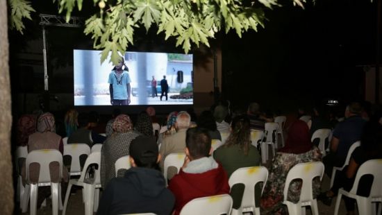 Erdemli’de yazlk sinema keyfi bayramda da devam etti