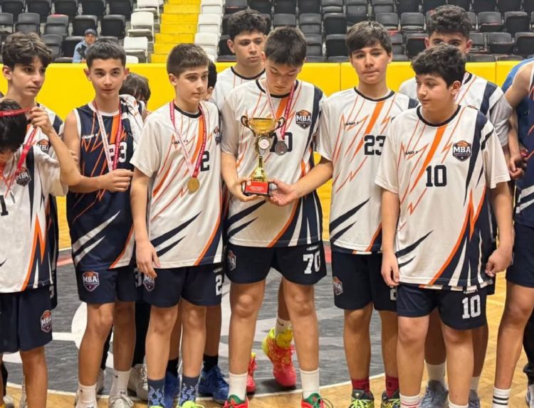 U14 Basketbolda �ampiyonlar k�rs�ye ��kt�