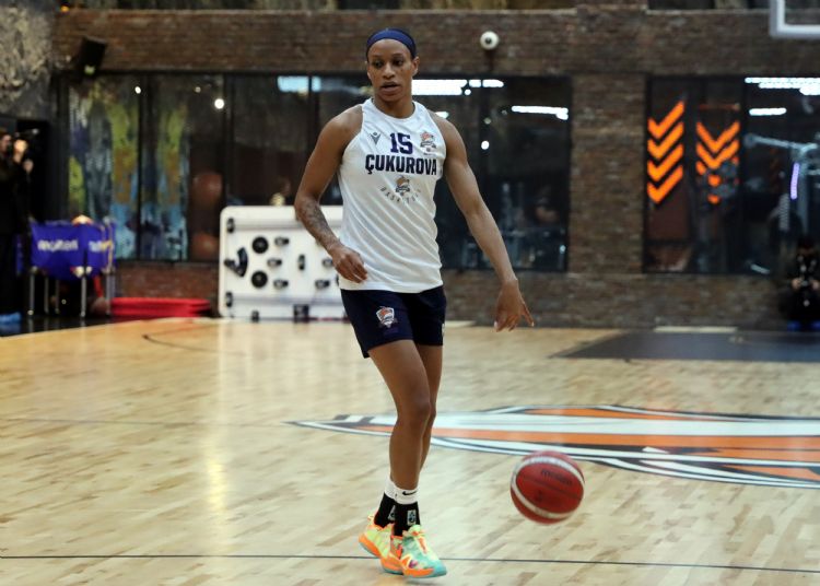 JASMNE THOMAS, UKUROVA BASKETBOL’DA