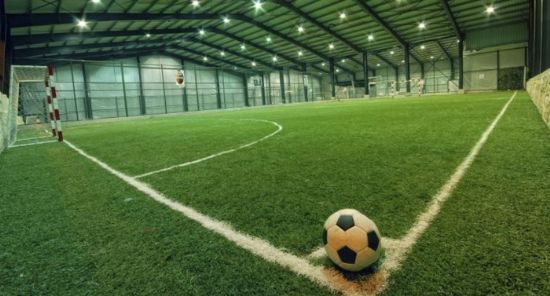 Hal� sahada futbol oynayanlara para cezas�