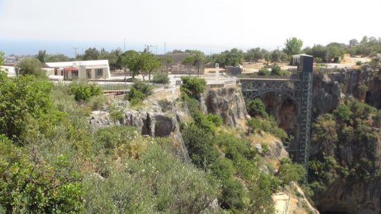 Mersin Valiliinden Cennet Maarasna yaplan asansr aklamas