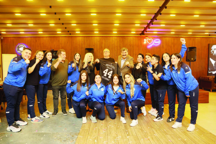 Toroslar hentbol moral depolad�