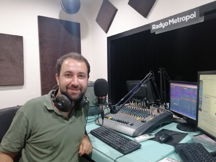 �Radyolar sabah erkenden �ehir sakinlerini selamlayan arkada� gibi�