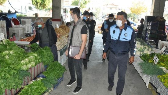 Pazaryerlerinde maske ve hijyen denetimleri art�r�ld�