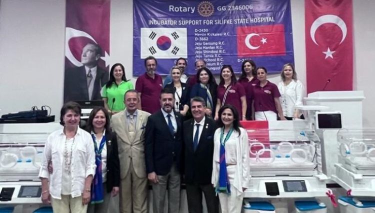 Rotary Kulüplerinden Silifke Devlet Hastanesine kuvöz bağışı