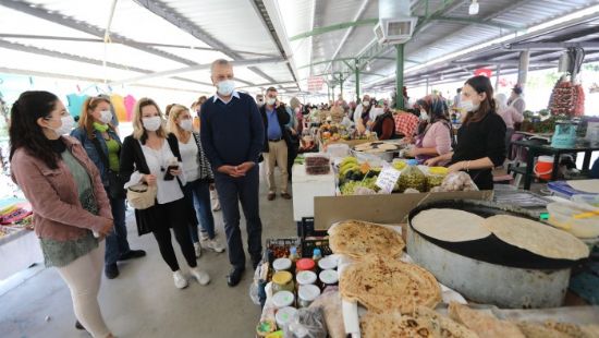 �retici kad�nlar �sokak ekonomisi� modeli oldu