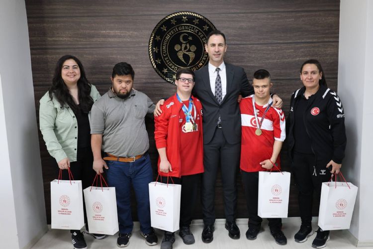 JUDONUN �ALTIN� �OCUKLARI