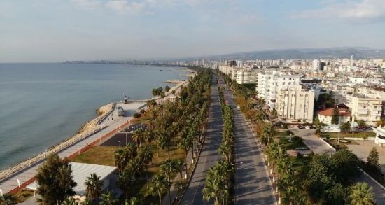 Mersin’de cadde ve sokaklar boald