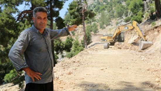 Erdemli’de yol geniletme almalar sryor