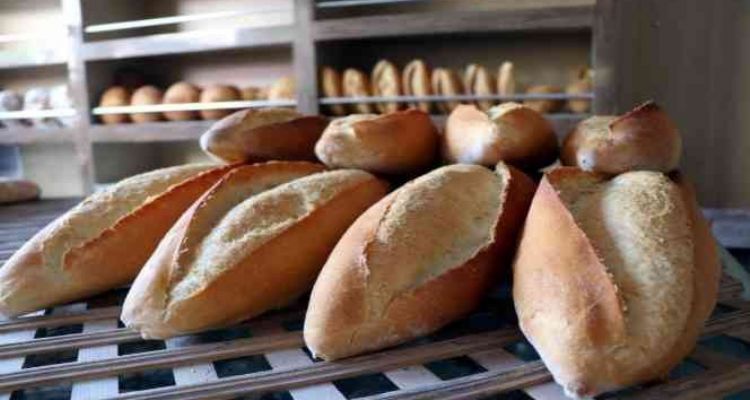 Mersin�de ekme�e zam: 4 lira