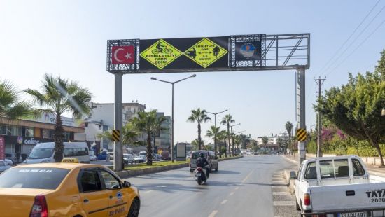 Bisiklet s�r�c�leri i�in levha d�zenlemesi