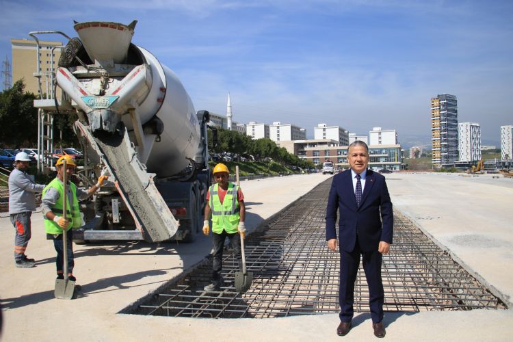 Mersin niversitesi otoparkta<br>gneten elektrik retecek