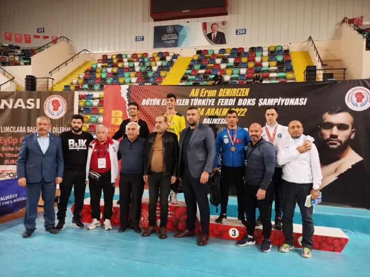 Akdenizli Hatip’ten bir madalya daha