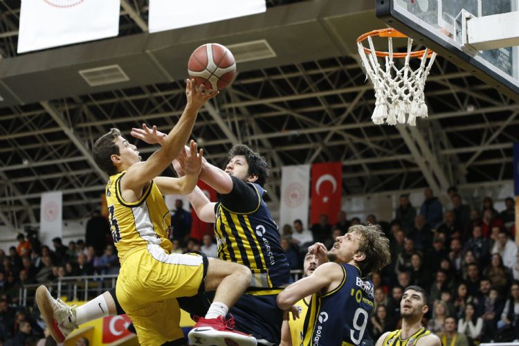 MSK, Fenerbahe engelini son dakikalarda at: 82-77