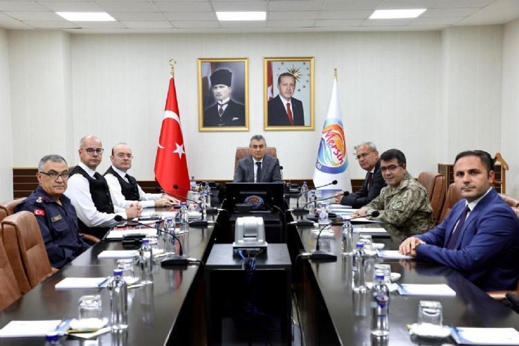 Son bir haftada aranan 823 ki�i yakaland���