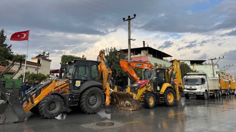Tarsus’ta gece boyunca ya mesaisi