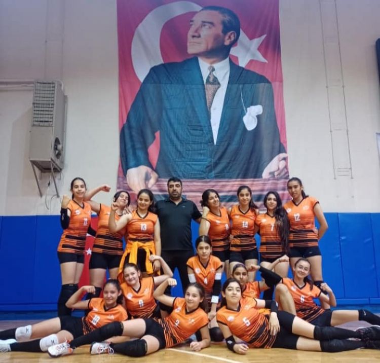 Mersinli voleybolcular eyrek finalde