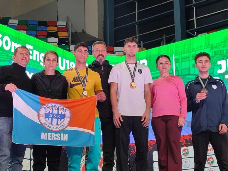 Salon atletizminde k�rs�ye ��kt�k