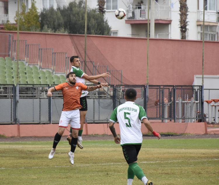 Mersin derbisinde kazanan Mezitli 33 FK 
