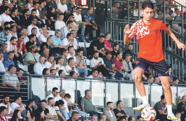 GEN�LERLE UMUT YOLCULU�U