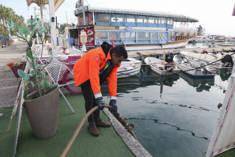 Mersin�de denizler Mavi Kart ile korunuyor