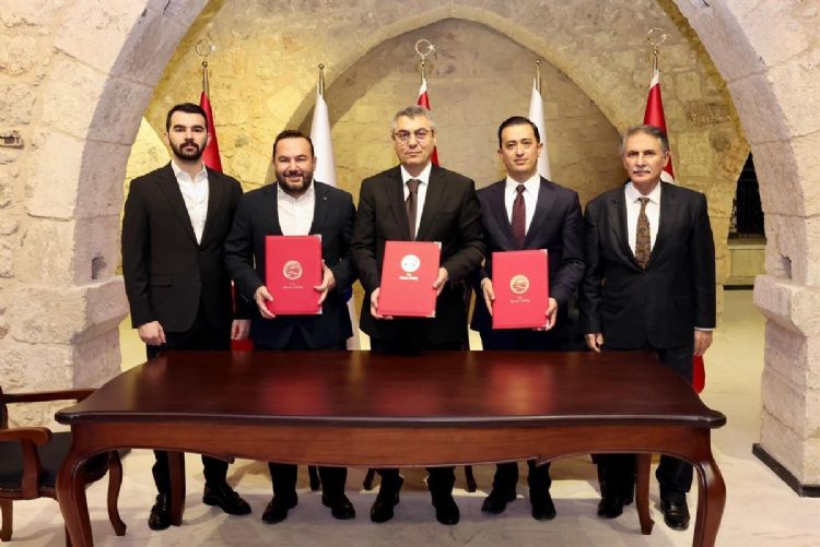 4 adet acil salk hizmetleri istasyonu iin imzalar atld