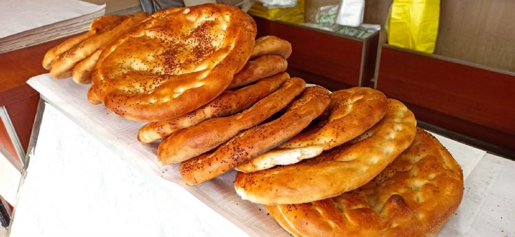 Mersinde Ramazan pidesi 18 lira oldu